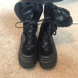 Snow boots